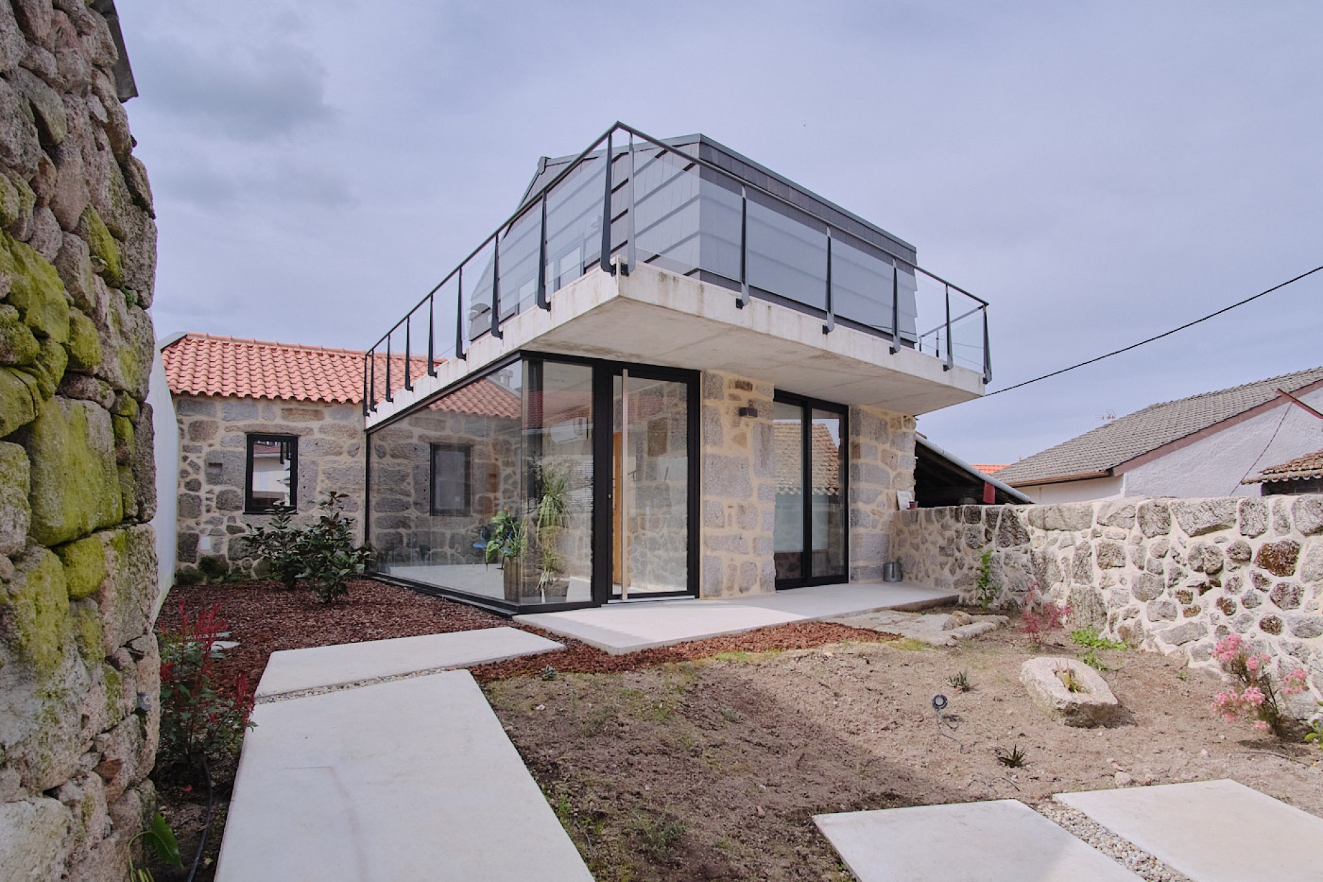 Water Mirror House